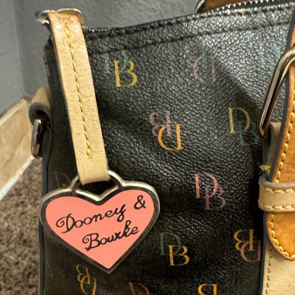 Dooney & Bourke Y2K RARE Black Multicolor DB Logo Shoulder Bag with rainbow zip - Picture 2 of 9